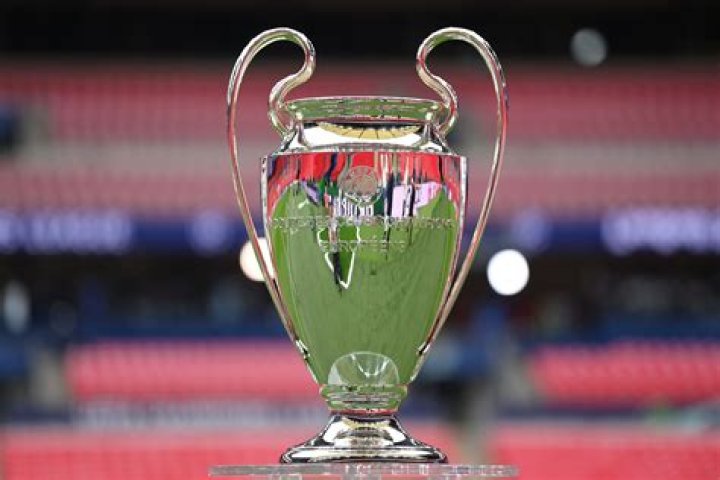 What is the trophy of football