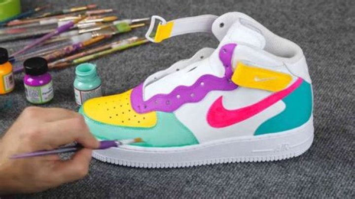 What paint is best for painting shoes