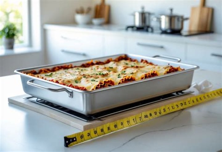 What size is a lasagna pan
