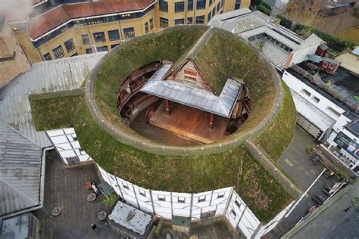 What was the Globe Theatre made out of
