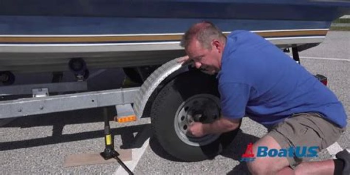 When should you replace boat trailer tires