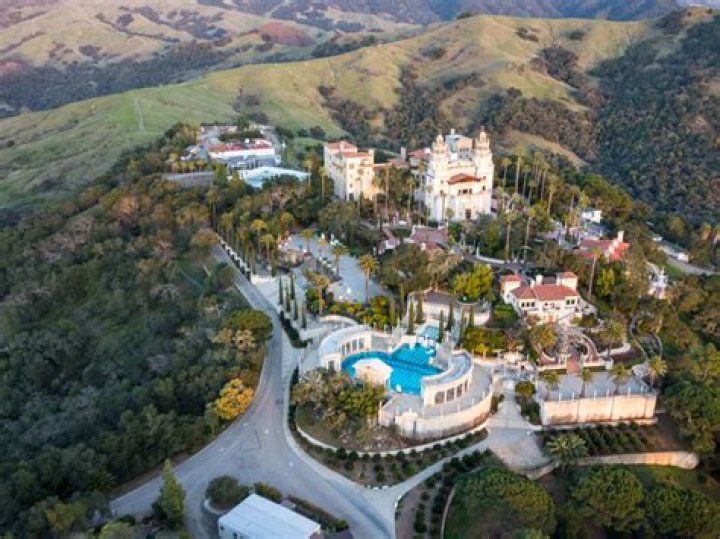 When was the Hearst castle built