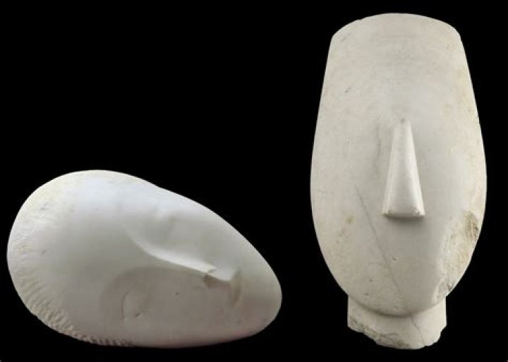 Where are Cycladic figurines found
