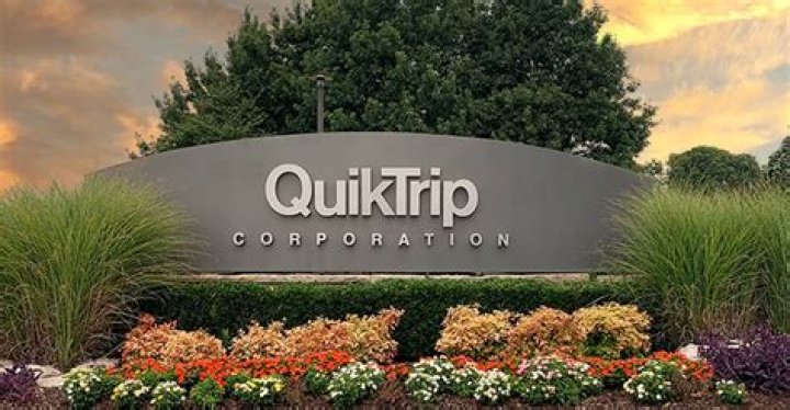 Where is QuikTrip headquarters located