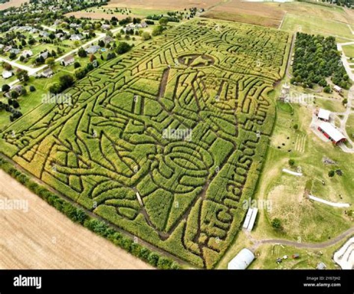 Where is the biggest corn maze in America