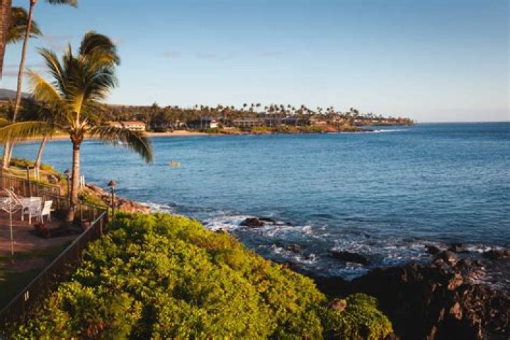 Where should I stay in Maui for hiking