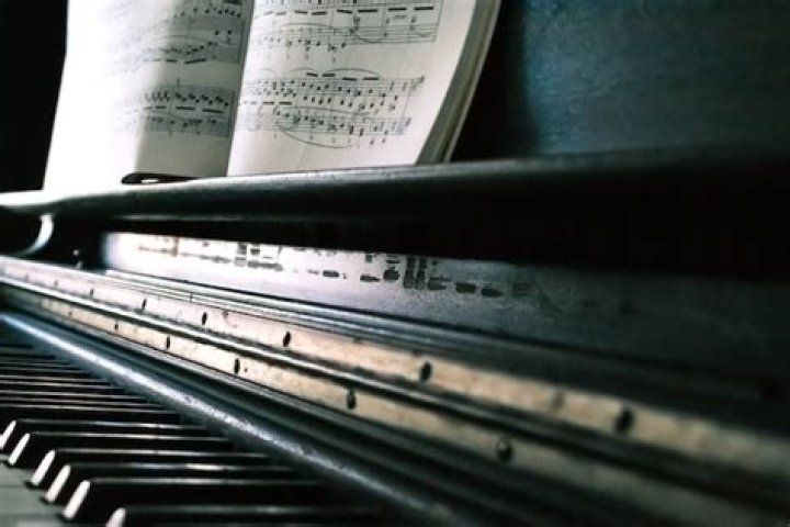 Which Beethoven symphony has five movements