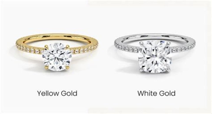 Which is better white gold or yellow gold engagement ring
