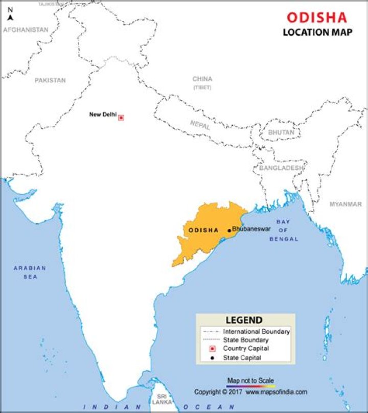 Which state is east of Odisha