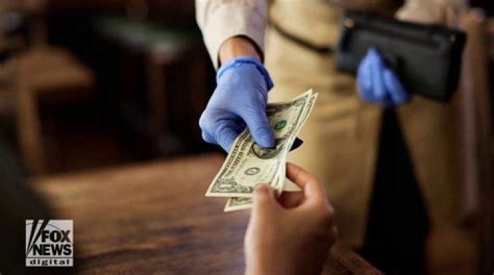 Who should you tip for the holidays